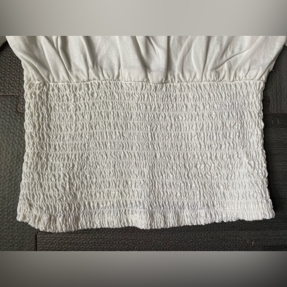 NWOT Abercrombie White Puff Sleeve Smocked Sweetheart Top - Picture 4 of 8